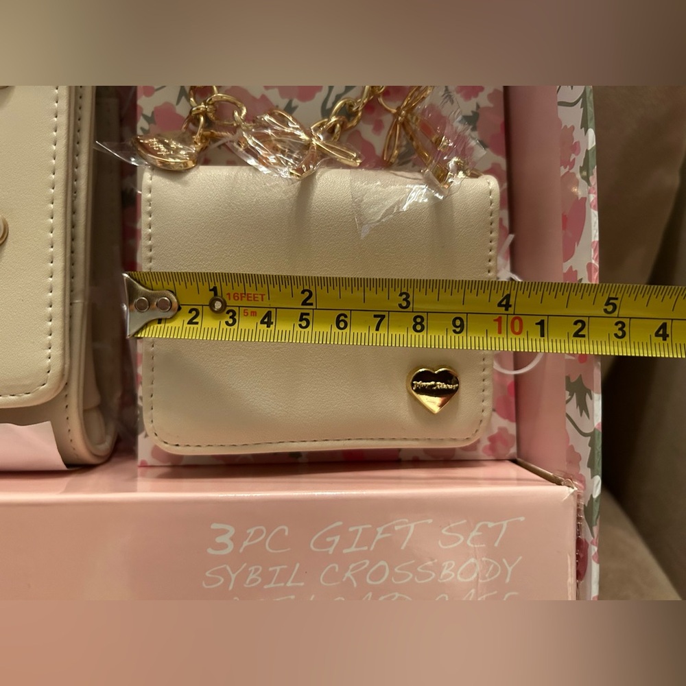 *New* Betsey Johnson Cream and Pearl 3 Piece Gift Set - Picture 12 of 16